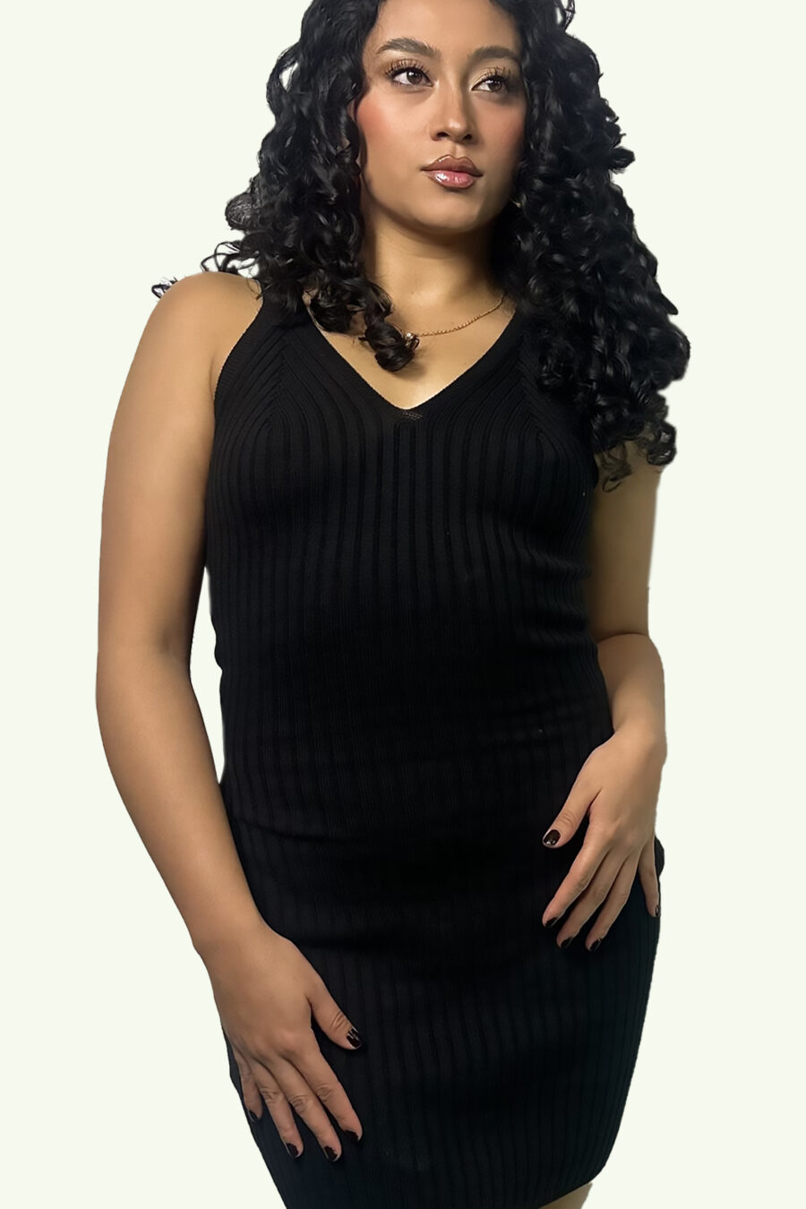 Vestido Negro Corte en V